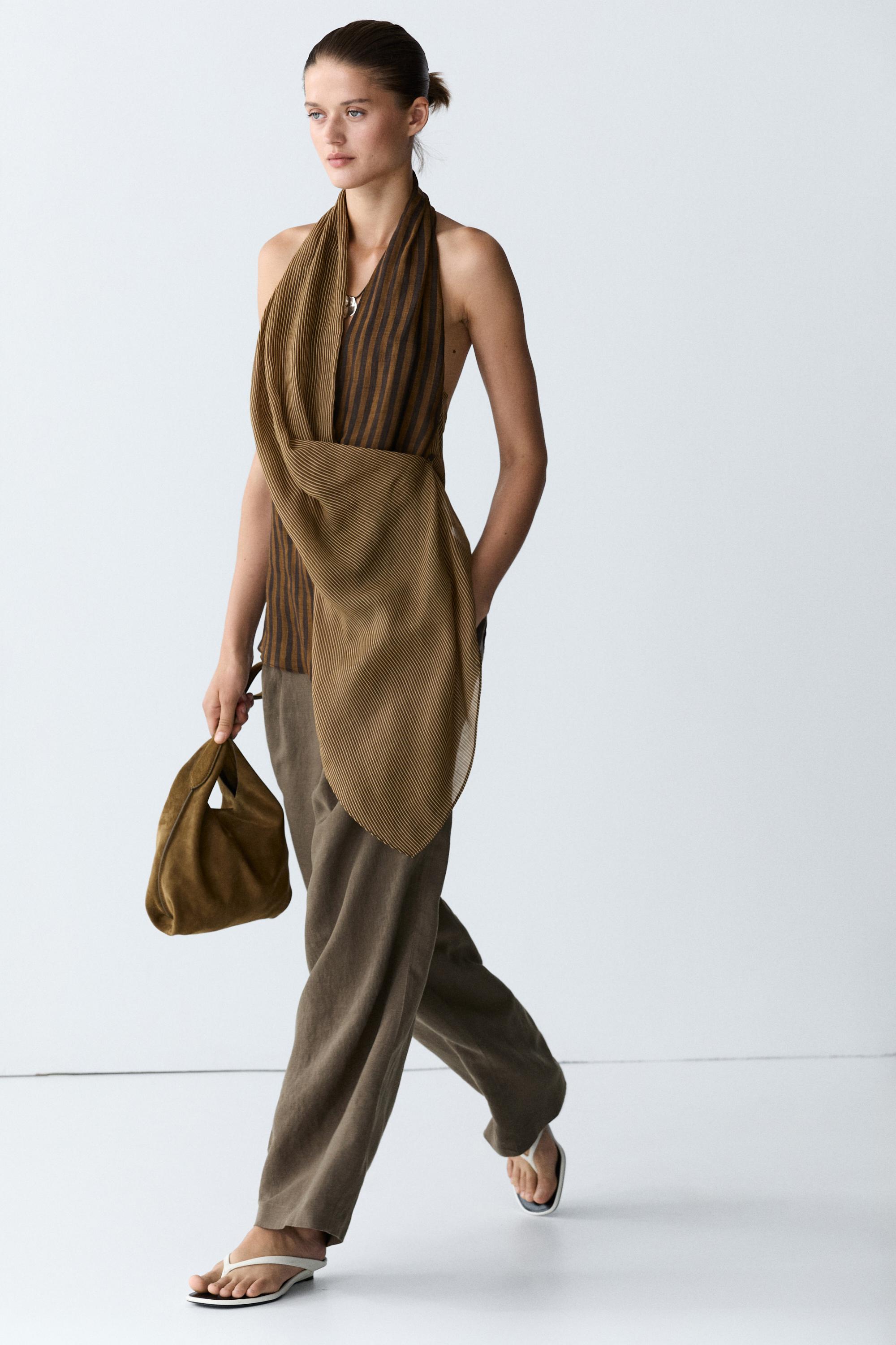 Flowing striped halter top total look